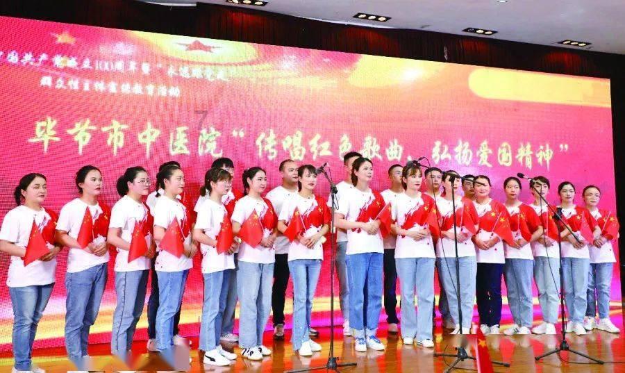 把20只螃蟹的蟹黄掏出来，做了一道秃黄油，满满的蟹黄拌饭太爽游戏画面